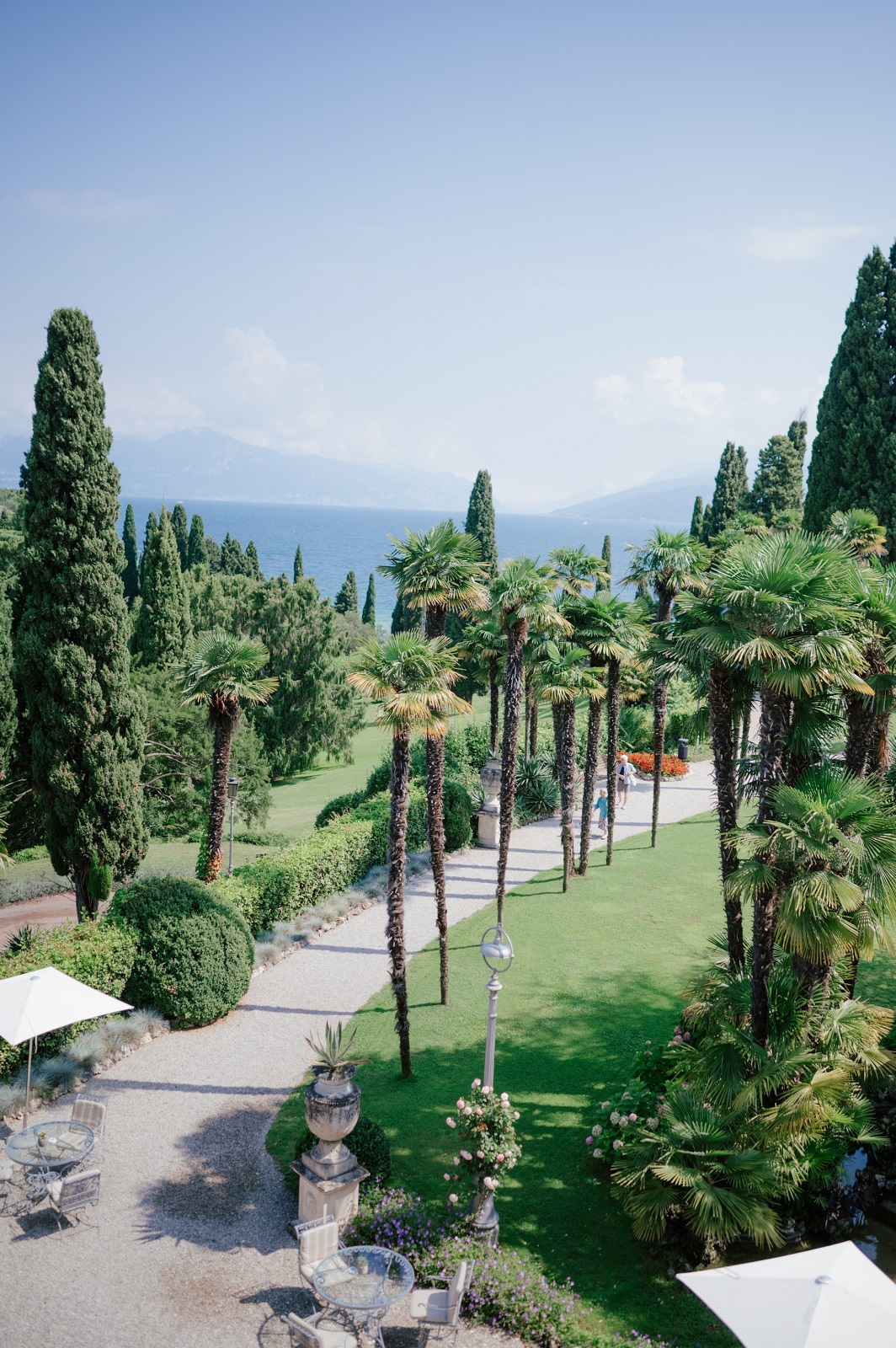 Elegant Cote d'azur Wedding organised by luxury wedding planner